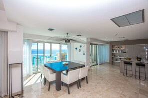 Loftsleilighet – panorama, 4 soverom | Spiseområde på rommet