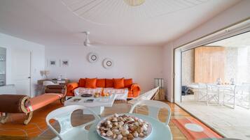 Villa, 2 Bedrooms | In-room dining