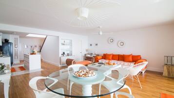 Villa, 2 Bedrooms | Living area | TV