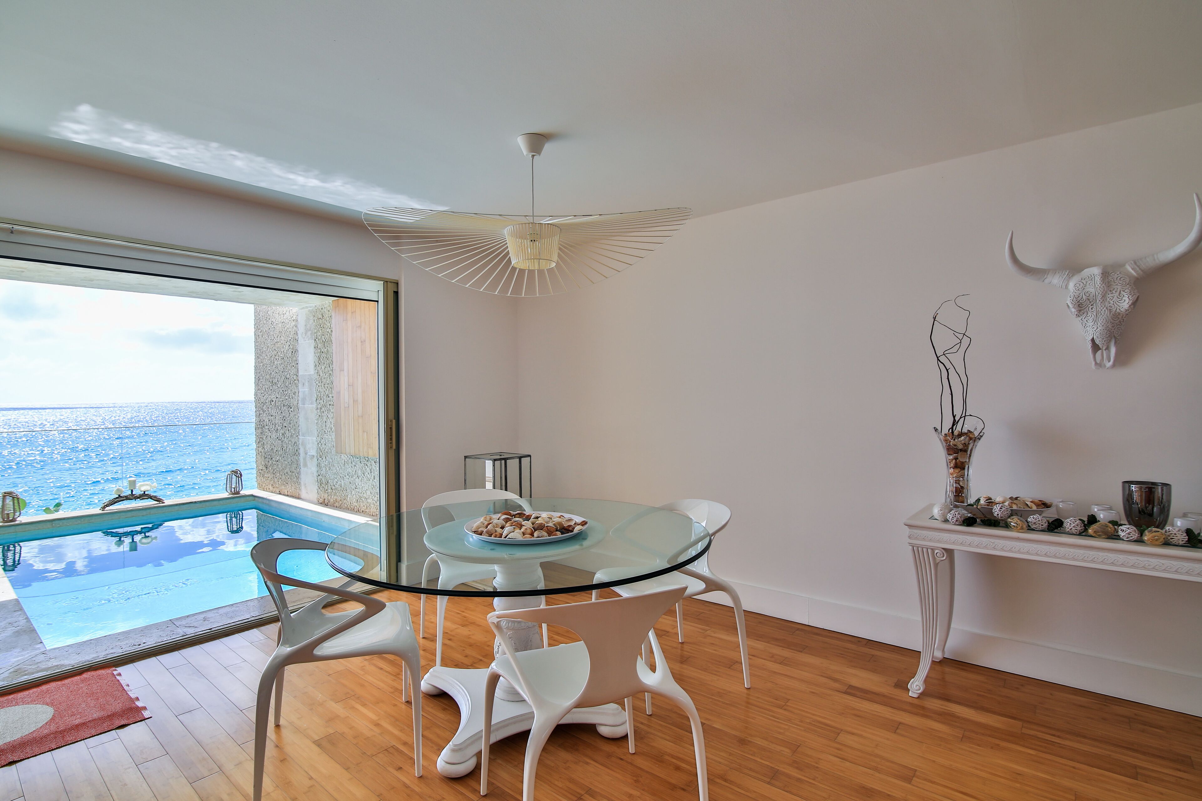 Spiseområde på rommet