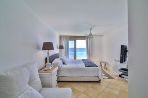 Villa, 2 Bedrooms | Travel crib, bed sheets