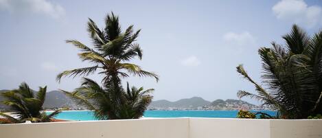 Deluxe Condo | Beach/ocean view