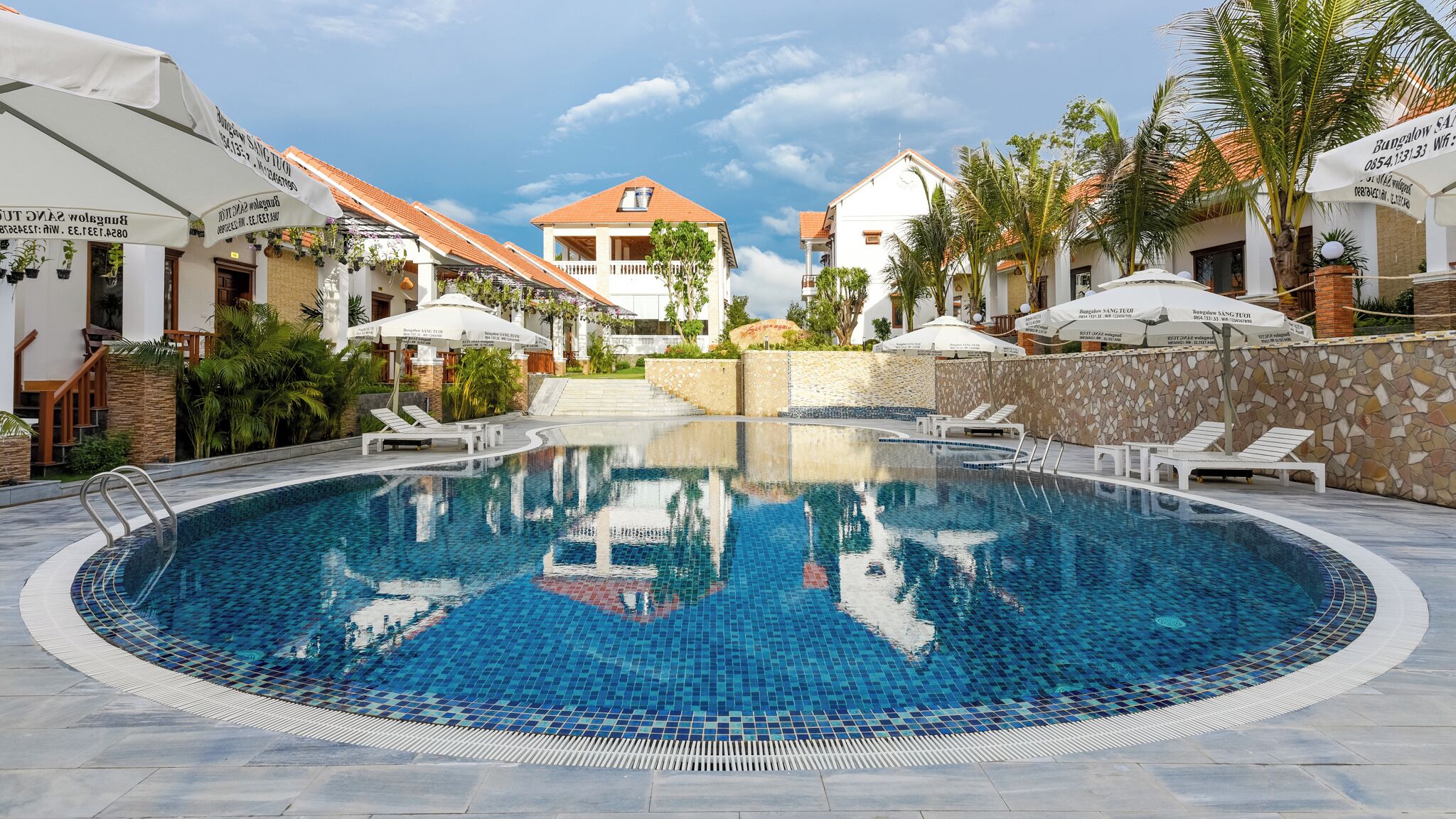 Bungalow Pool View | Premium bedding, memory foam beds, minibar, individually decorated