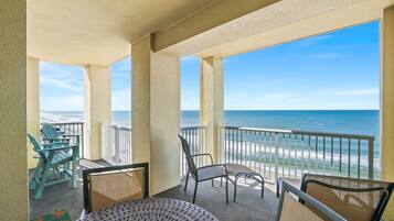 Apartamento, 3 habitaciones, vistas al mar, frente a la playa (1-1109) | Balcón