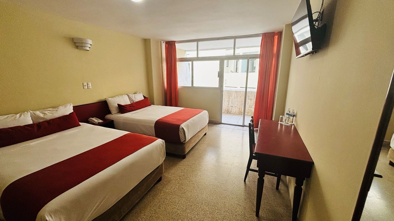 Wifi gratis y ropa de cama 