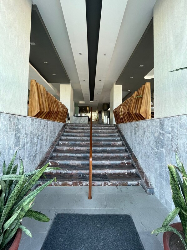 Interior entrance - Hotel Royalty (Veracruz)
