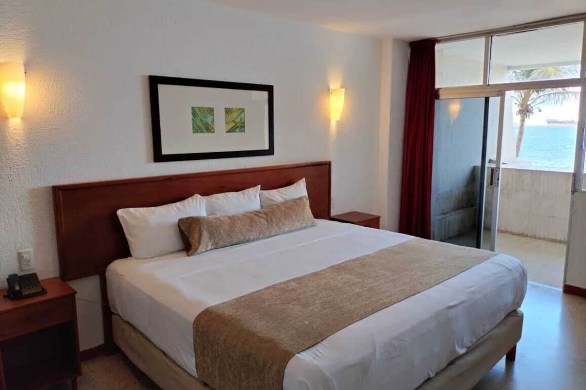 Superior Room, 1 King Bed