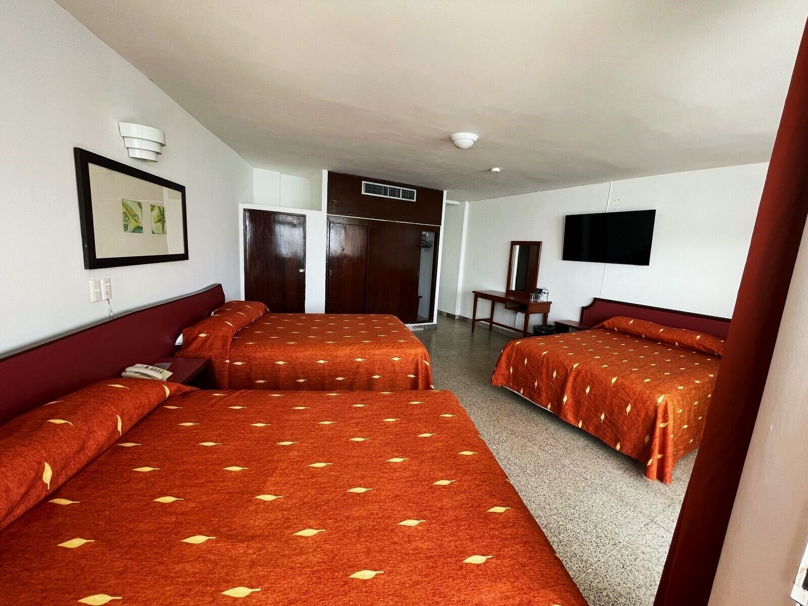 Wifi gratis y ropa de cama 