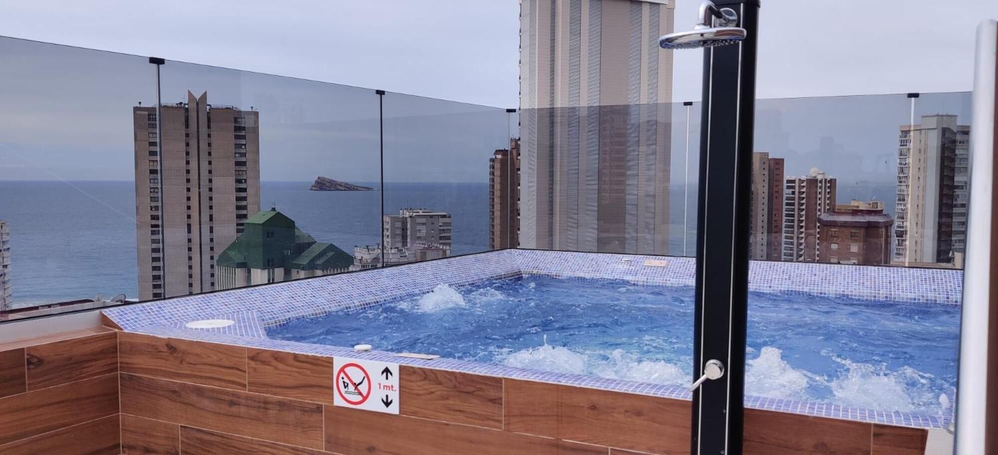 Baignoire à remous extérieure