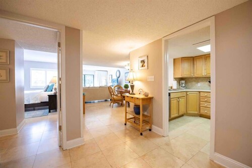 2122 Beachwood Villa