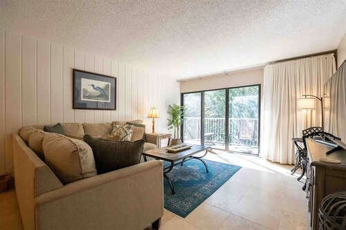 2122 Beachwood Villa