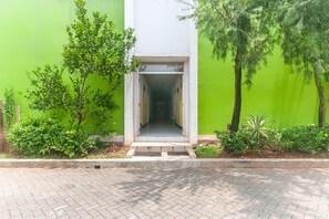 Exterior - OYO 3146 Emerald Hill (Karawang)