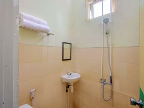 Bathroom - OYO 3083 D Kost 3 Syariah (Yogyakarta)