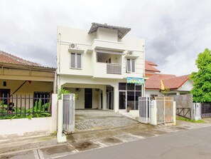 Exterior - OYO 3083 D Kost 3 Syariah (Yogyakarta)
