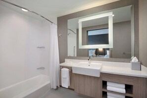 Hair dryer, towels, soap, shampoo - SpringHill Suites by Marriott Indianapolis Keystone (Indianapolis)