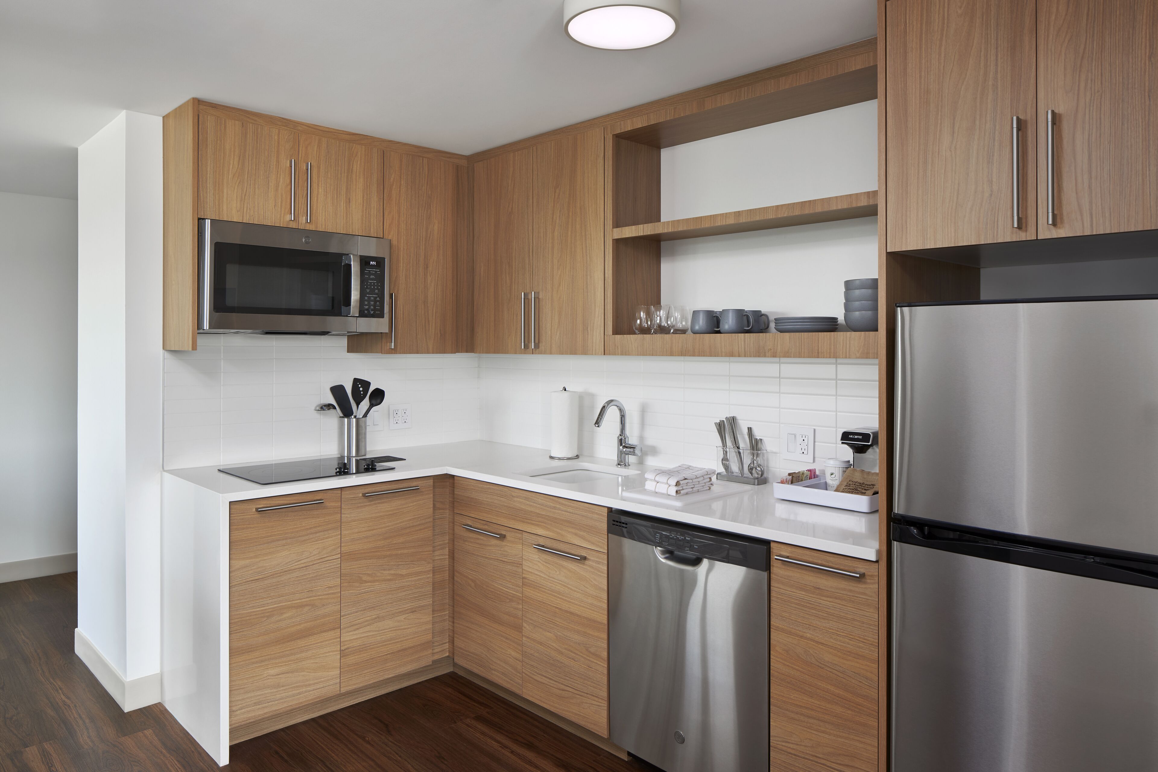 desk, laptop workspace, iron/ironing board, free wifi