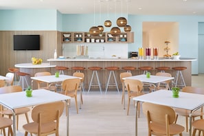 Free daily continental breakfast