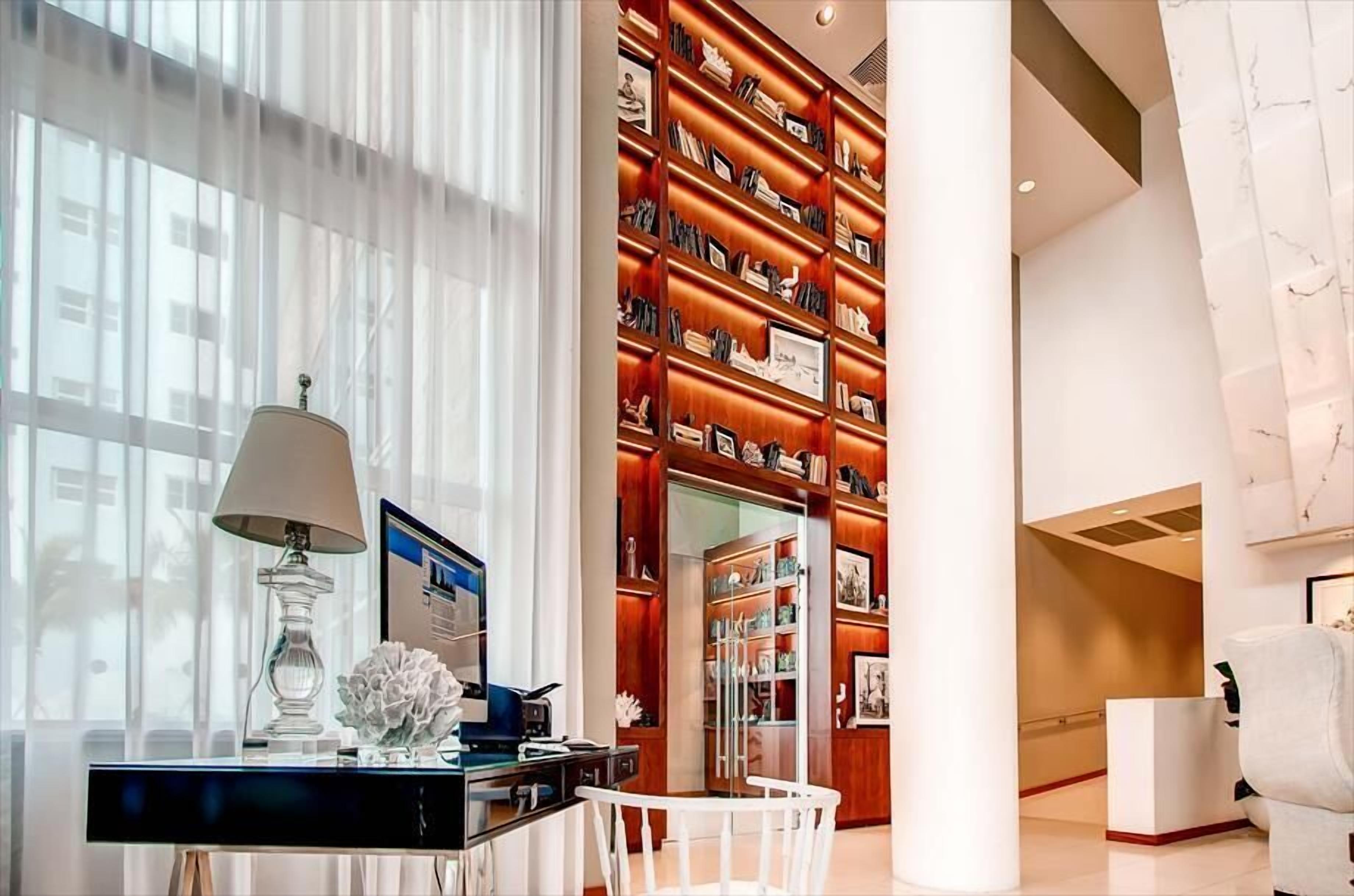 Luxury Beachfront | Outdoor Pools & Gym | Miami Beach