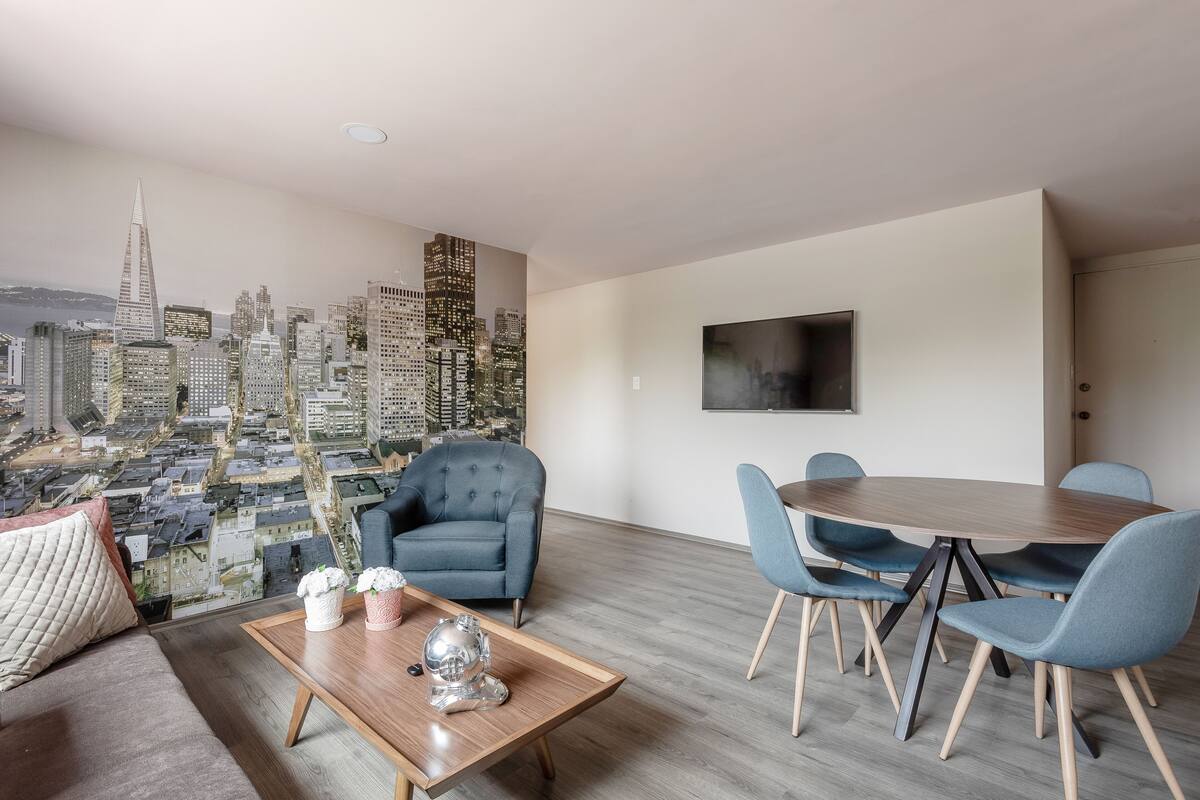 Apartamento de lujo | Zona de estar | Una Smart TV, Netflix, Hulu, juguetes