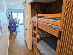 1 bedroom, Internet, bed sheets