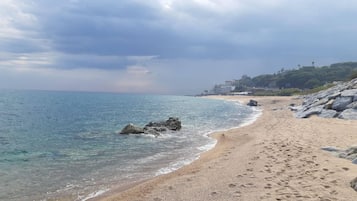 Camastros y toallas de playa