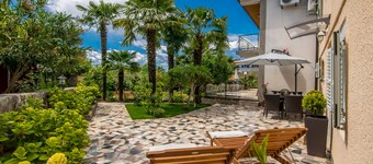 Holiday House Serenity