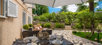 Holiday House Serenity