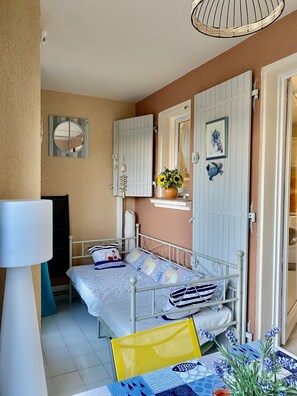 1 bedroom, iron/ironing board, travel crib, WiFi