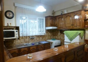 Fridge, microwave, coffee/tea maker, electric kettle