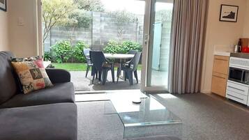 TV, Netflix, streaming services