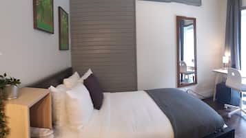 Eenvoudige kamer | 1 slaapkamer, luxe beddengoed, geluiddichte muren, gratis wifi