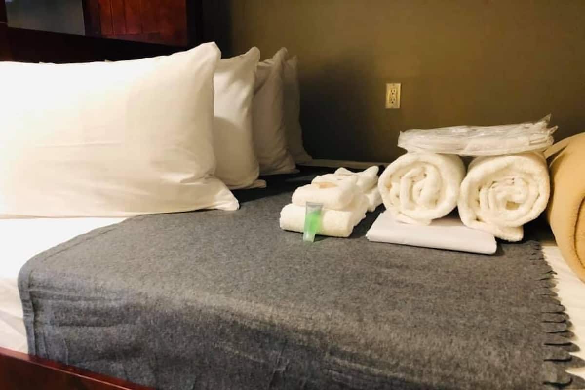 Habitación triple familiar | 1 dormitorio y ropa de cama de alta calidad