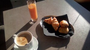 Breakfast meal - L'auberge des sens (Le Mas)