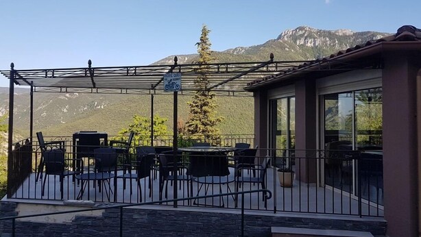 Standard Double Room | Terrace/patio - L'auberge des sens (Le Mas)