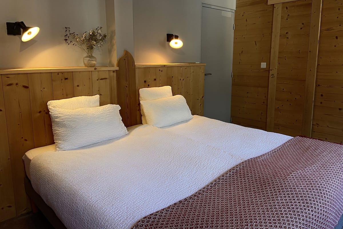 1 bedroom, soundproofing, free WiFi, bed sheets