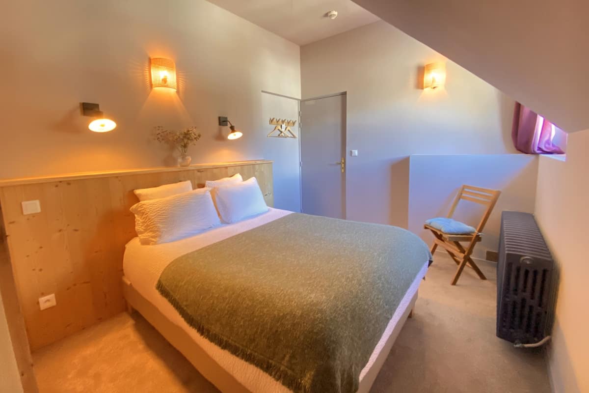 1 bedroom, soundproofing, free WiFi, bed sheets