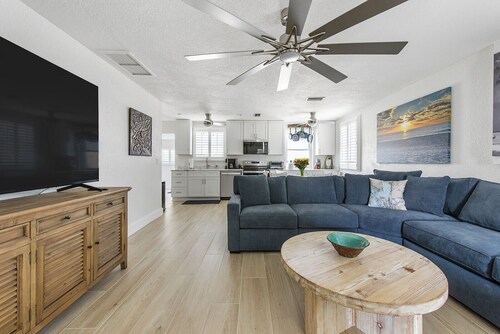 Waterfront Getaway, a Boating Paradise