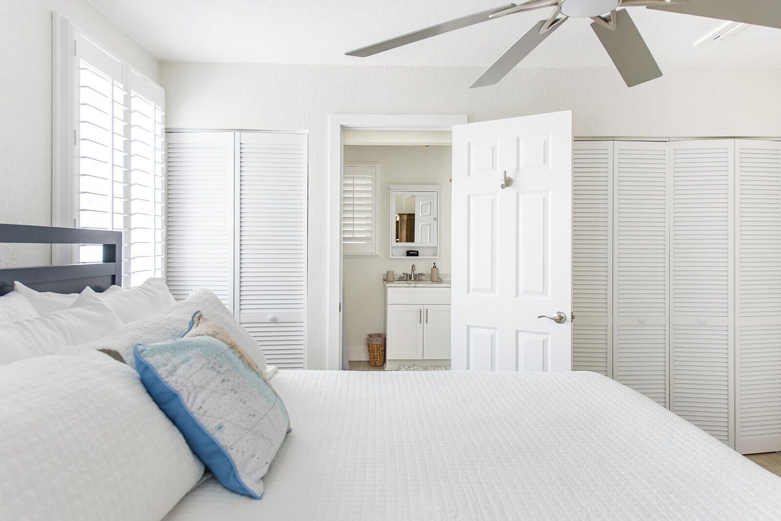 2 soverom, skrivebord, wi-fi (inkludert) og sengetøy