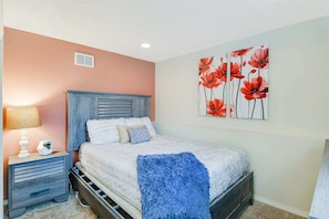 4 bedrooms, desk, iron/ironing board, free WiFi - Split Level Luxury Luciana near the Foothills (Albuquerque)