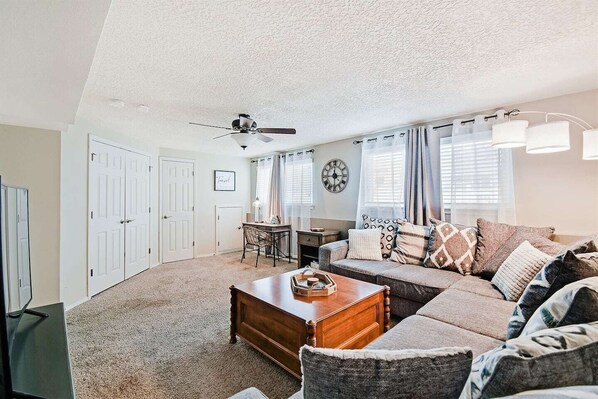 Una Smart TV, una oficina