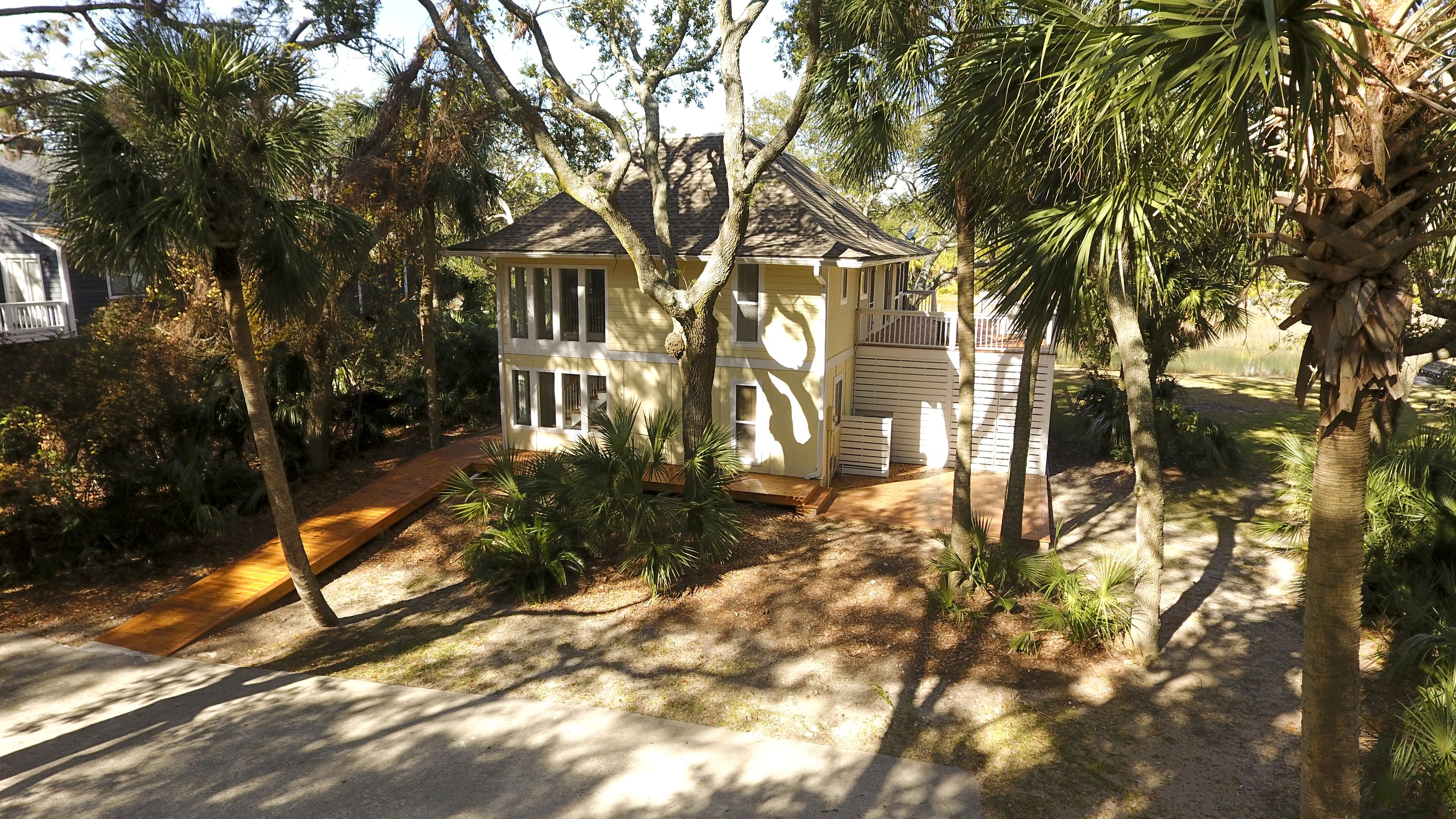Gorgeous Canal Home - Fantastic Central Location - just steps to the best Beach