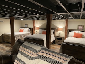 3 soverom, skrivebord, strykejern/-brett og wi-fi