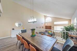 Dining - Incredible Home can accommodate 12 guests! (Henderson)