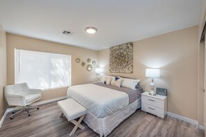 5 bedrooms, iron/ironing board, WiFi, bed sheets