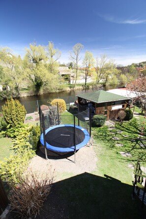 儿童活动区 - 室外