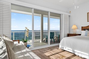 4 habitaciones, escritorio y tabla de planchar con plancha 