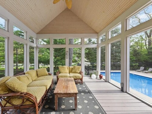 Golf, Private Pool, Game Room & Outdoor Entertaining - Sleep 16 in Grand Beach