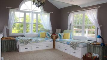 6 quartos, ferros/tábuas de passar roupa, Wi-Fi, roupa de cama