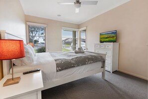 3 bedrooms, free WiFi, bed sheets