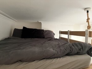 1 habitación, escritorio, wifi gratis y ropa de cama 